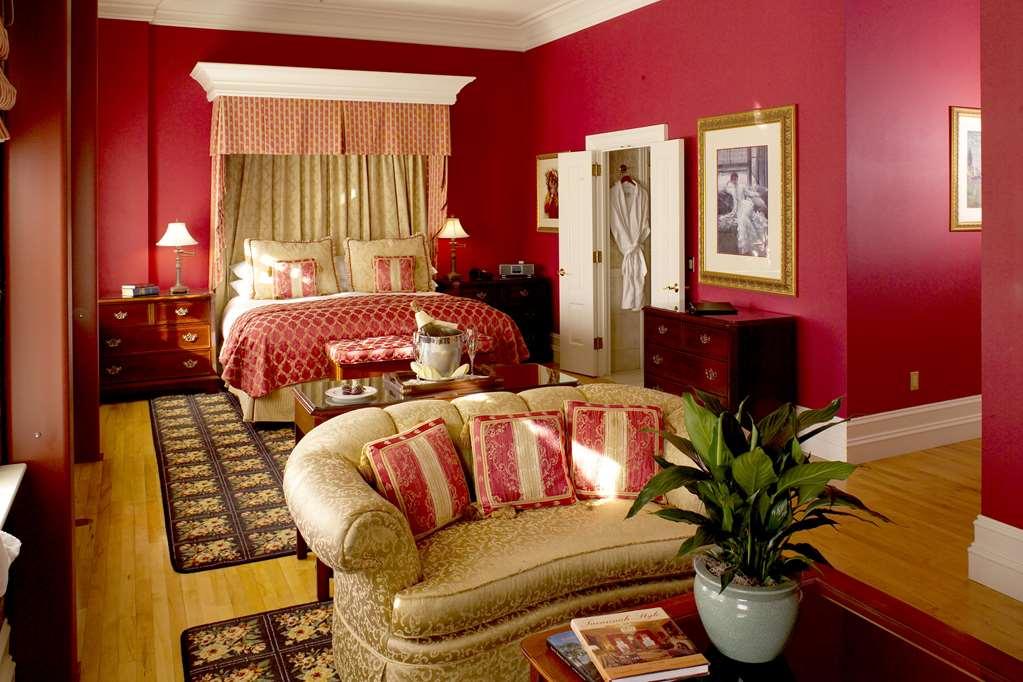 River Hotel 4*