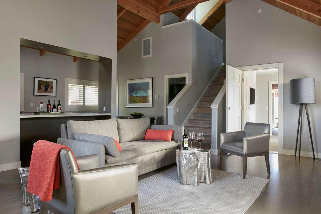Senza Inn 4*
