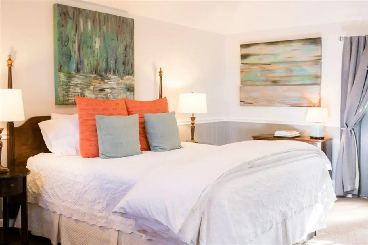 1801 First Luxury Bed & Breakfast
