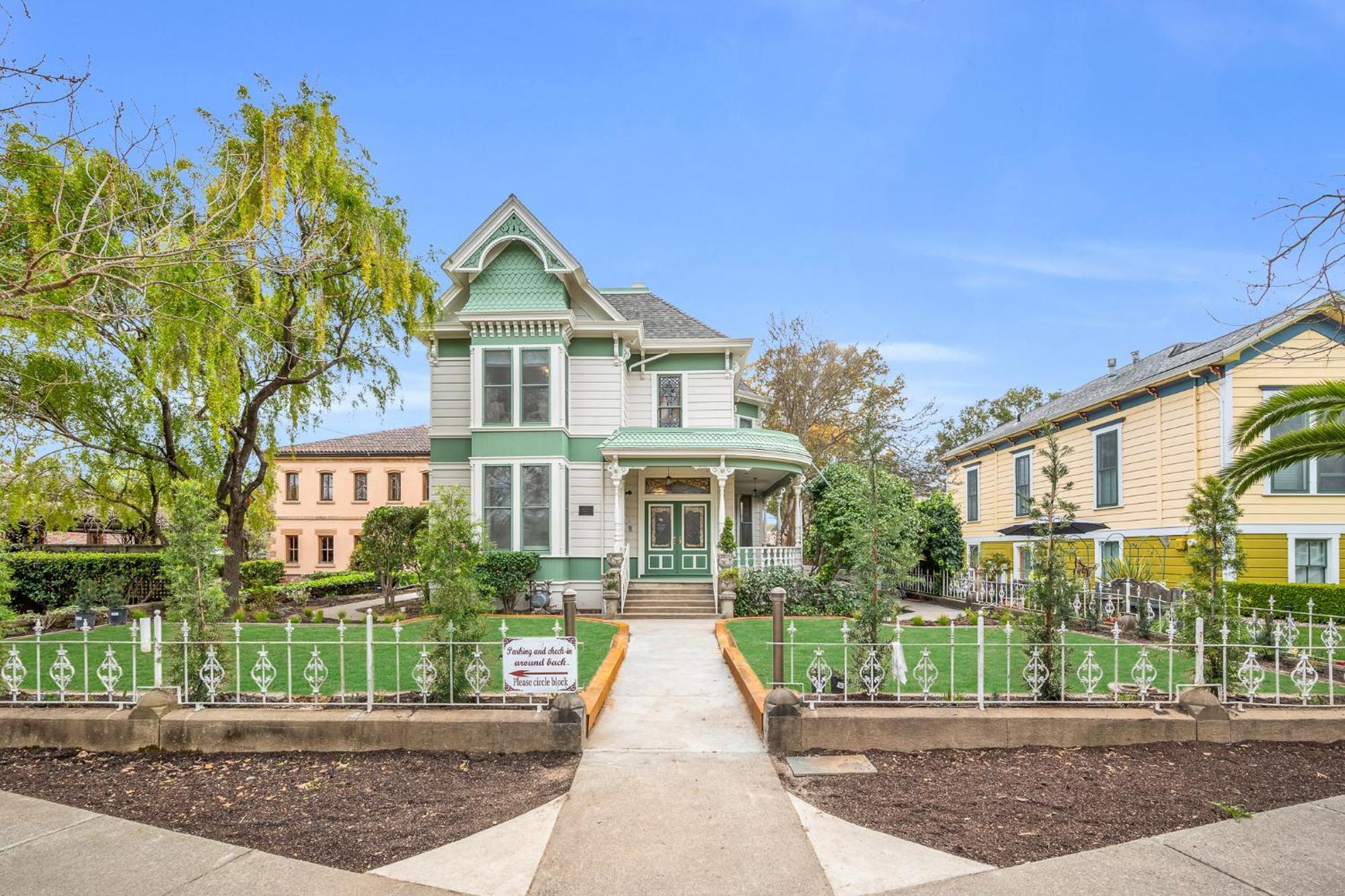 Hennessey Estate Bed & Breakfast Napa