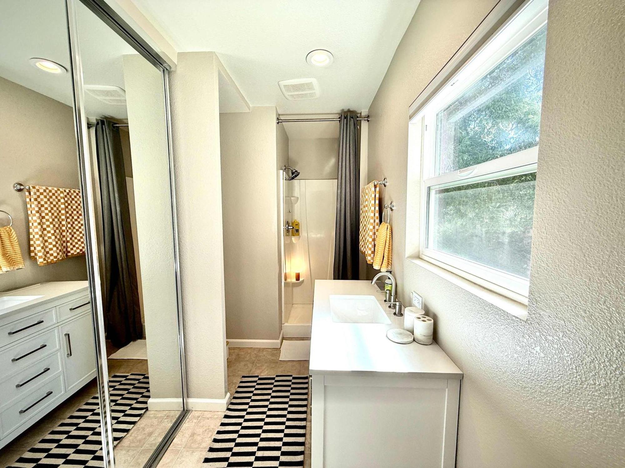 Holiday home Stylish With Serene Private Yard