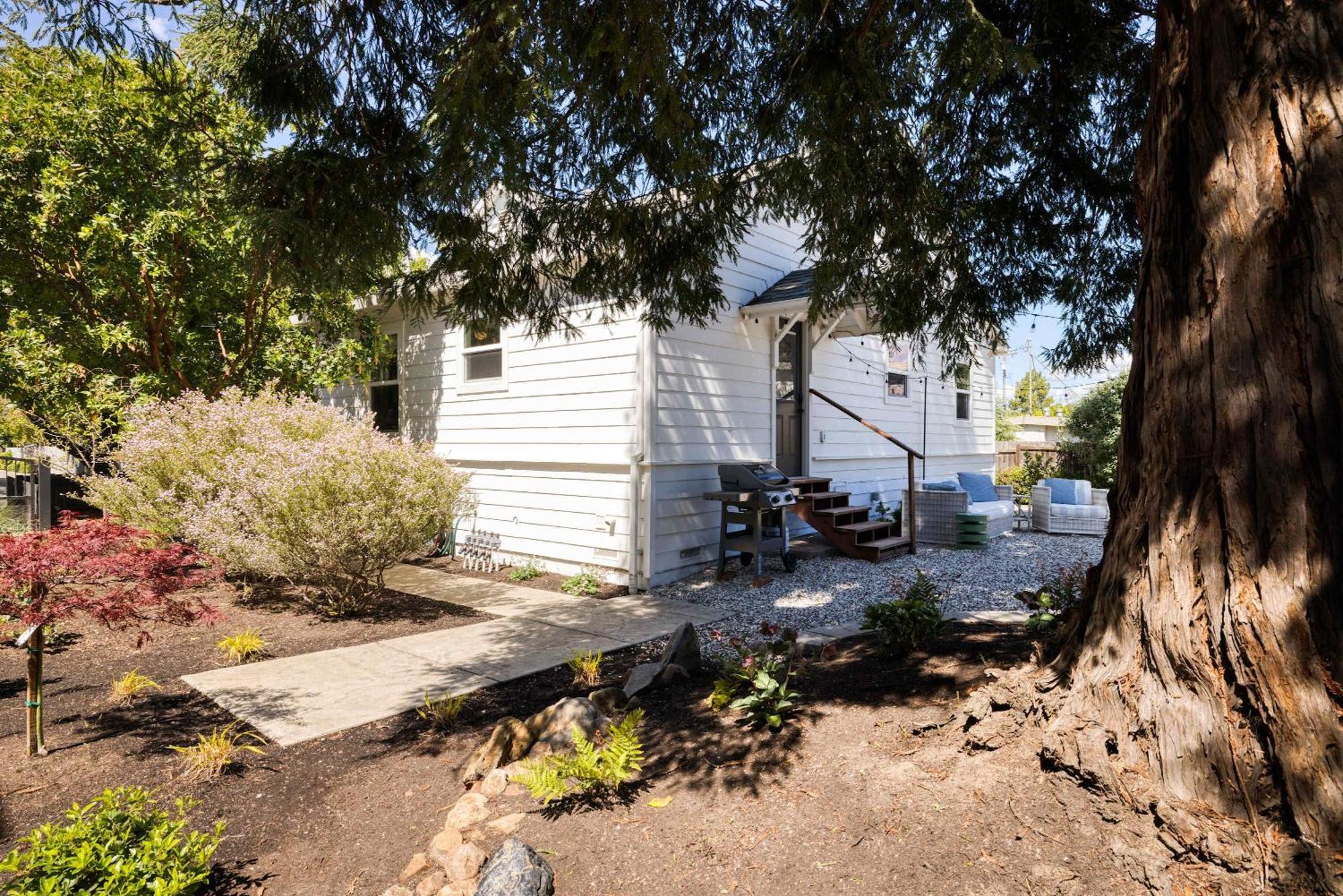 Holiday home Stylish With Serene Private Yard Napa
