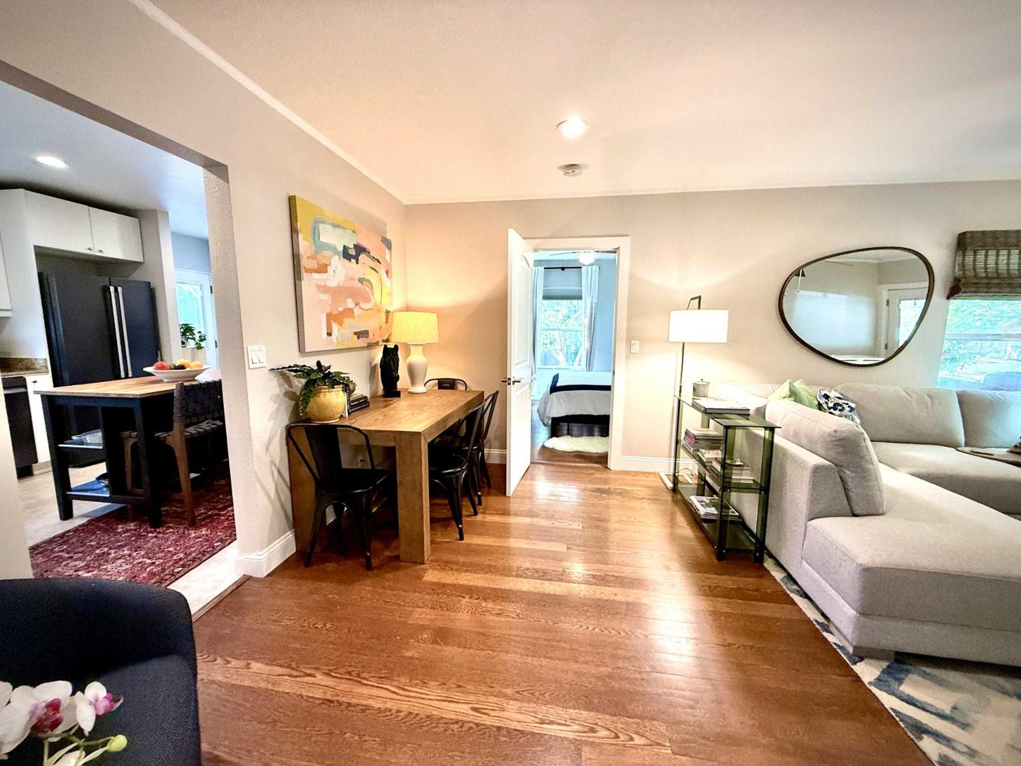 Stylish With Serene Private Yard Napa