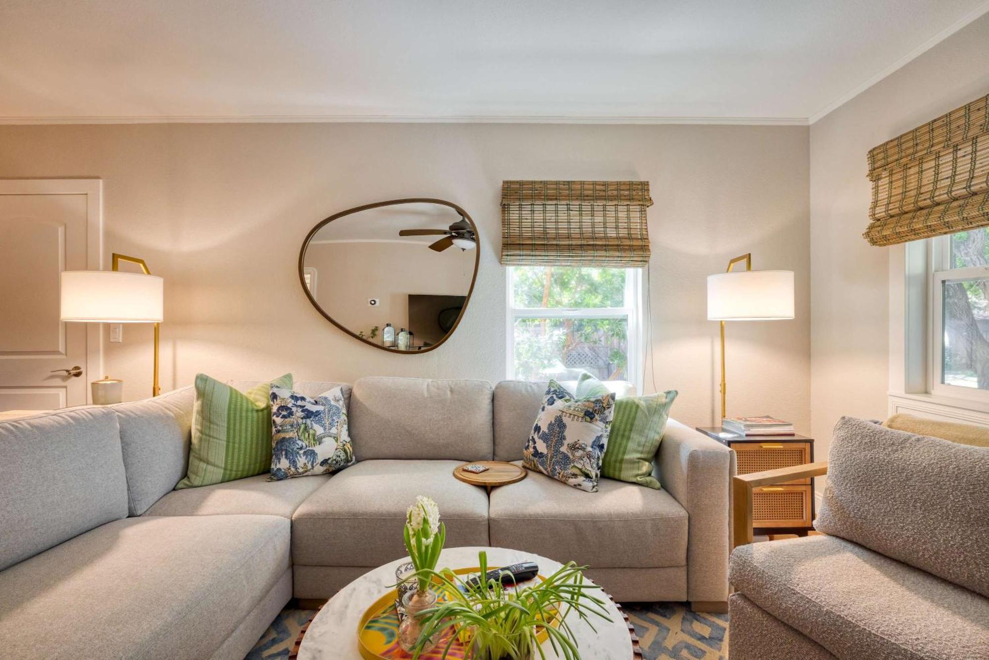 Holiday home Stylish With Serene Private Yard