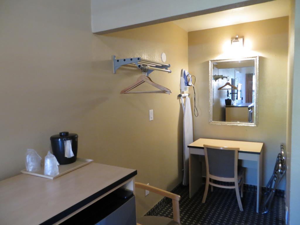 Hotel Discovery 2*