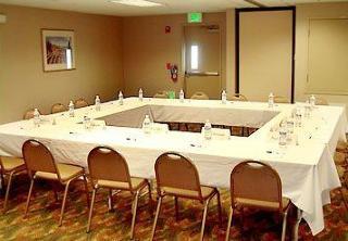 Hotel Fairfield And By Marriott American Canyon 3*