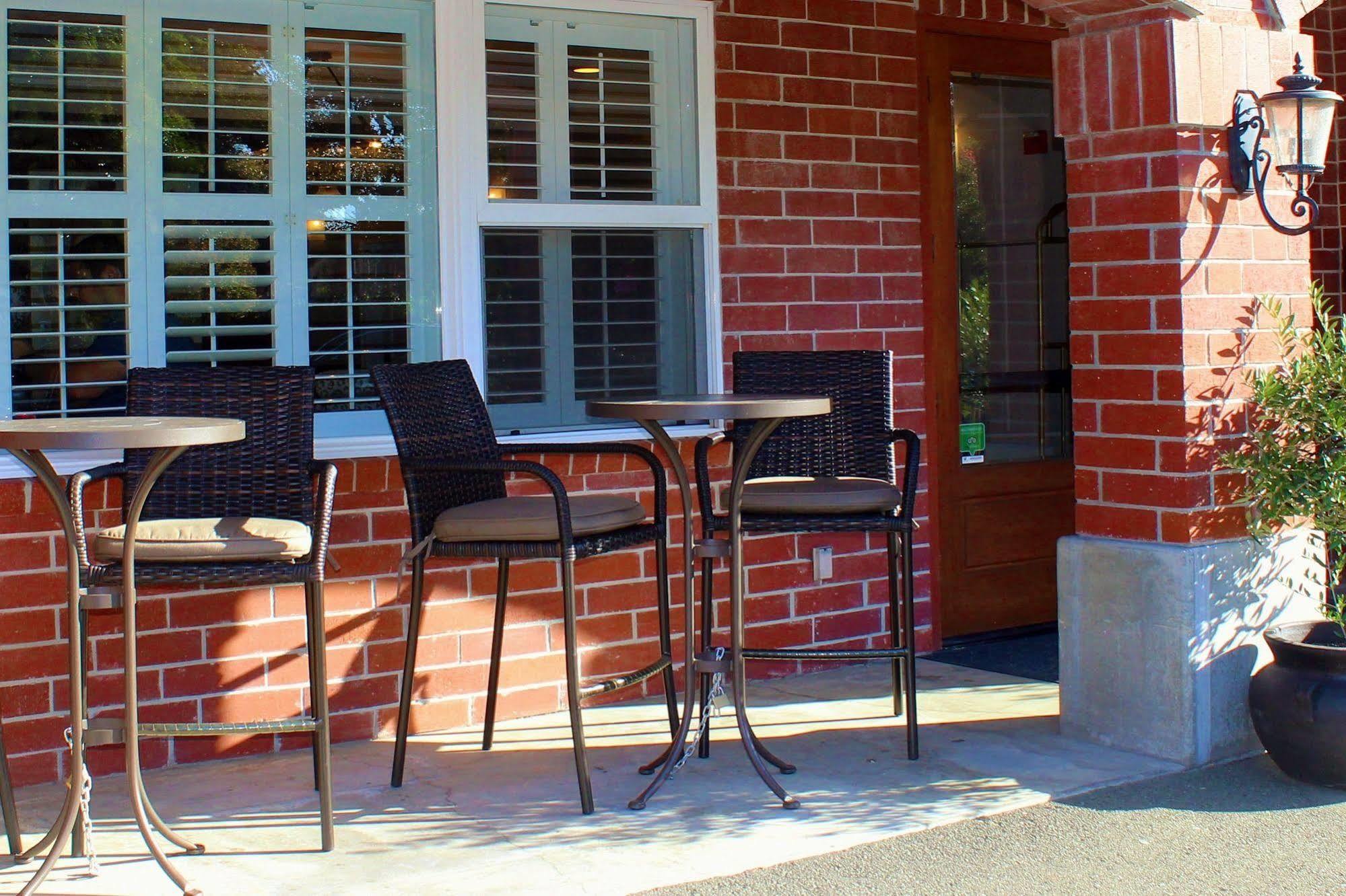 Bel Abri Valley Inn