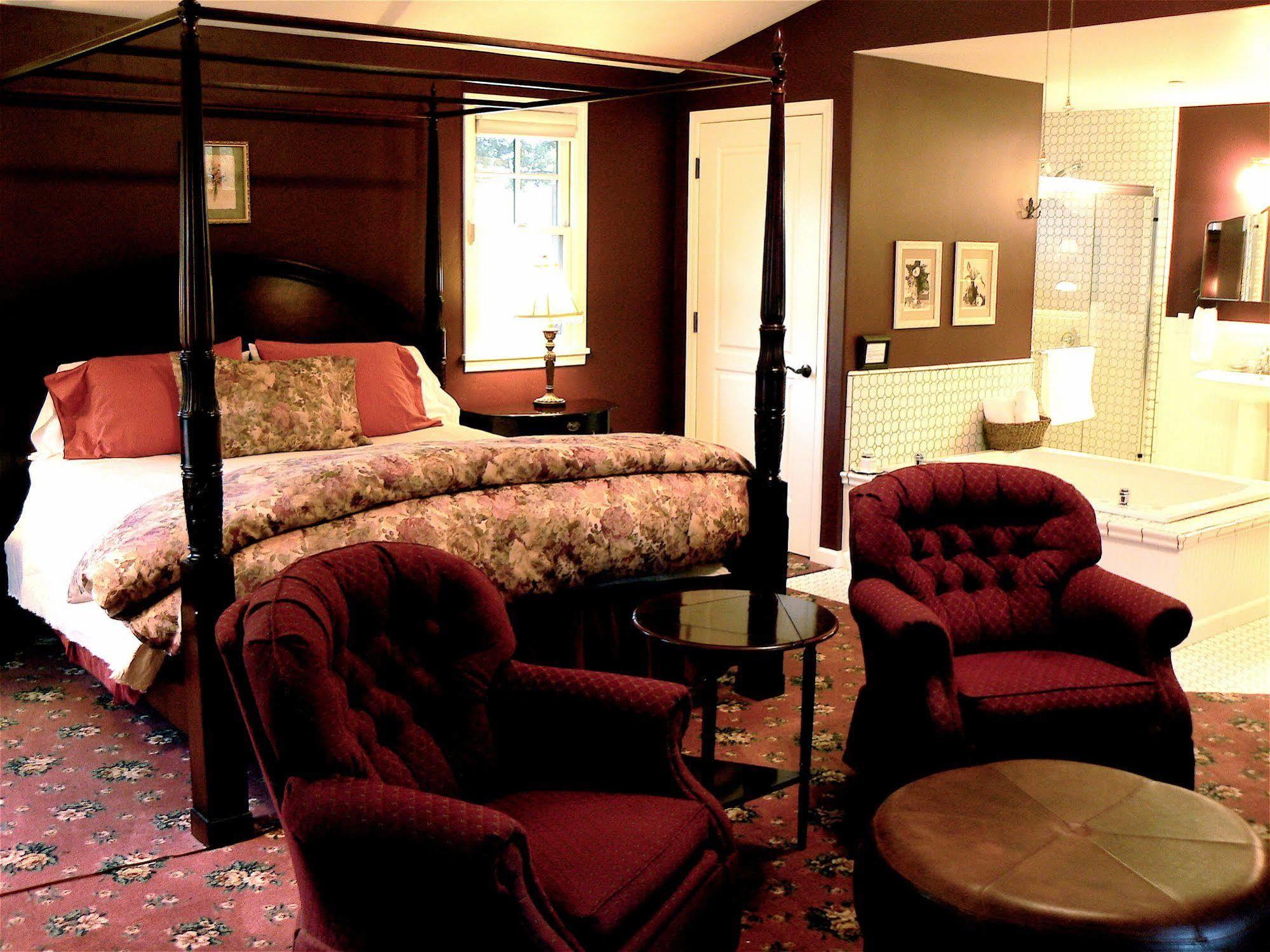 Bed & Breakfast The On First 2*