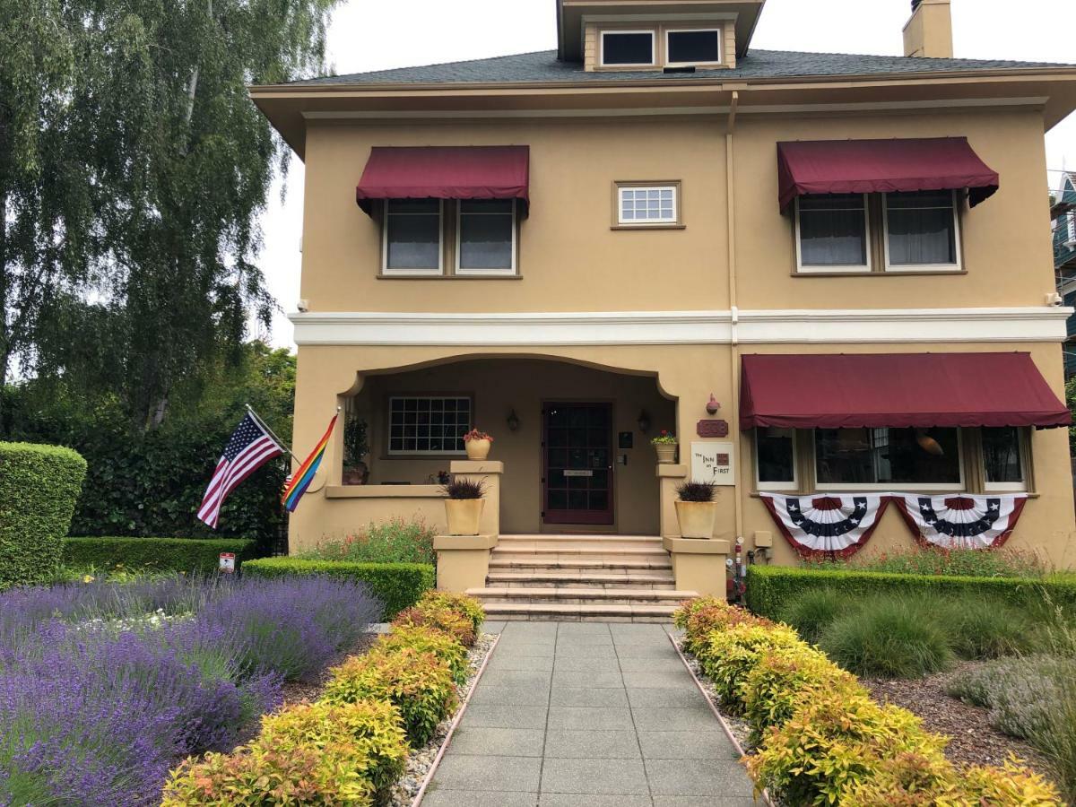 Bed & Breakfast The On First 2*