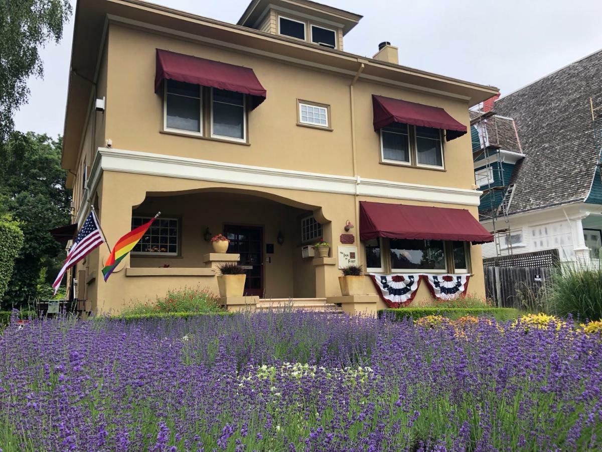 Bed & Breakfast The On First Napa