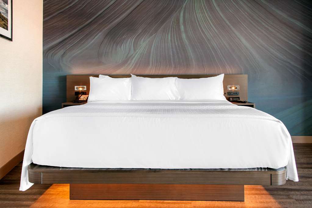 The Knoll Valley, Tapestry Collection By Hilton Hotel