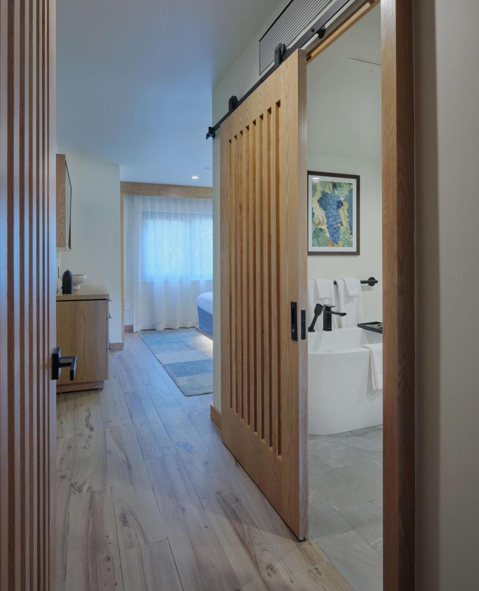 Hotel Embassy By Hilton Valley 4*